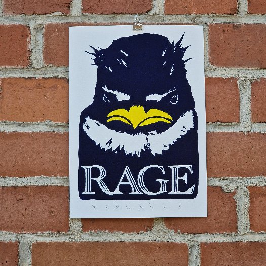 Bild einer wütenden, schwarzen Meise, Schnabel gelb handcoloriert, Druck auf weißem Papier