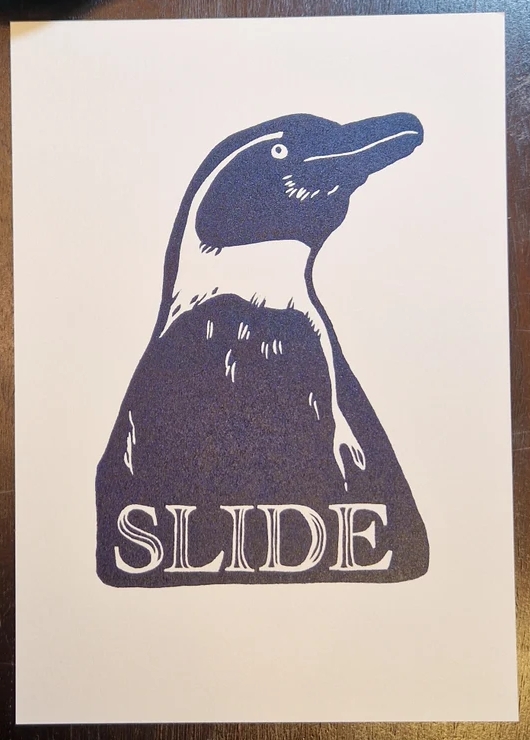 Pinguin, blauschwarzer Druck auf cremefarbenem Künstlerpapier